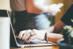 网上接单平台有哪些？2024最新推荐与选择指南，帮你轻松在家赚钱