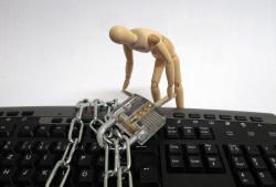 黑客定位技术全解析：从IP追踪到数字取证，快速锁定网络威胁来源