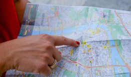 免费定位一个人的手机位置：合法方法与隐私安全全指南