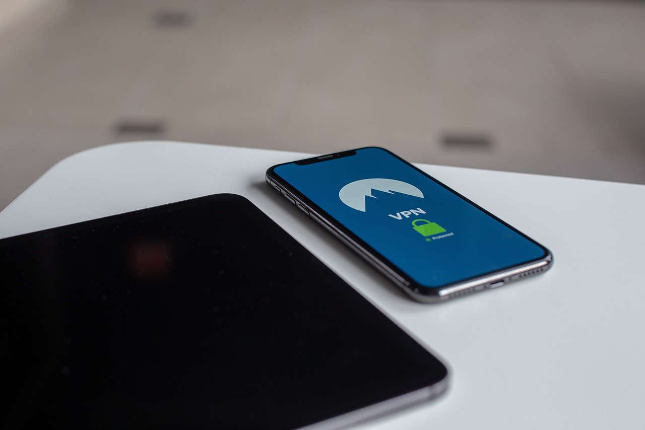 老公的手机怎么设置跟踪？安卓苹果合法跟踪教程，保护隐私更安心