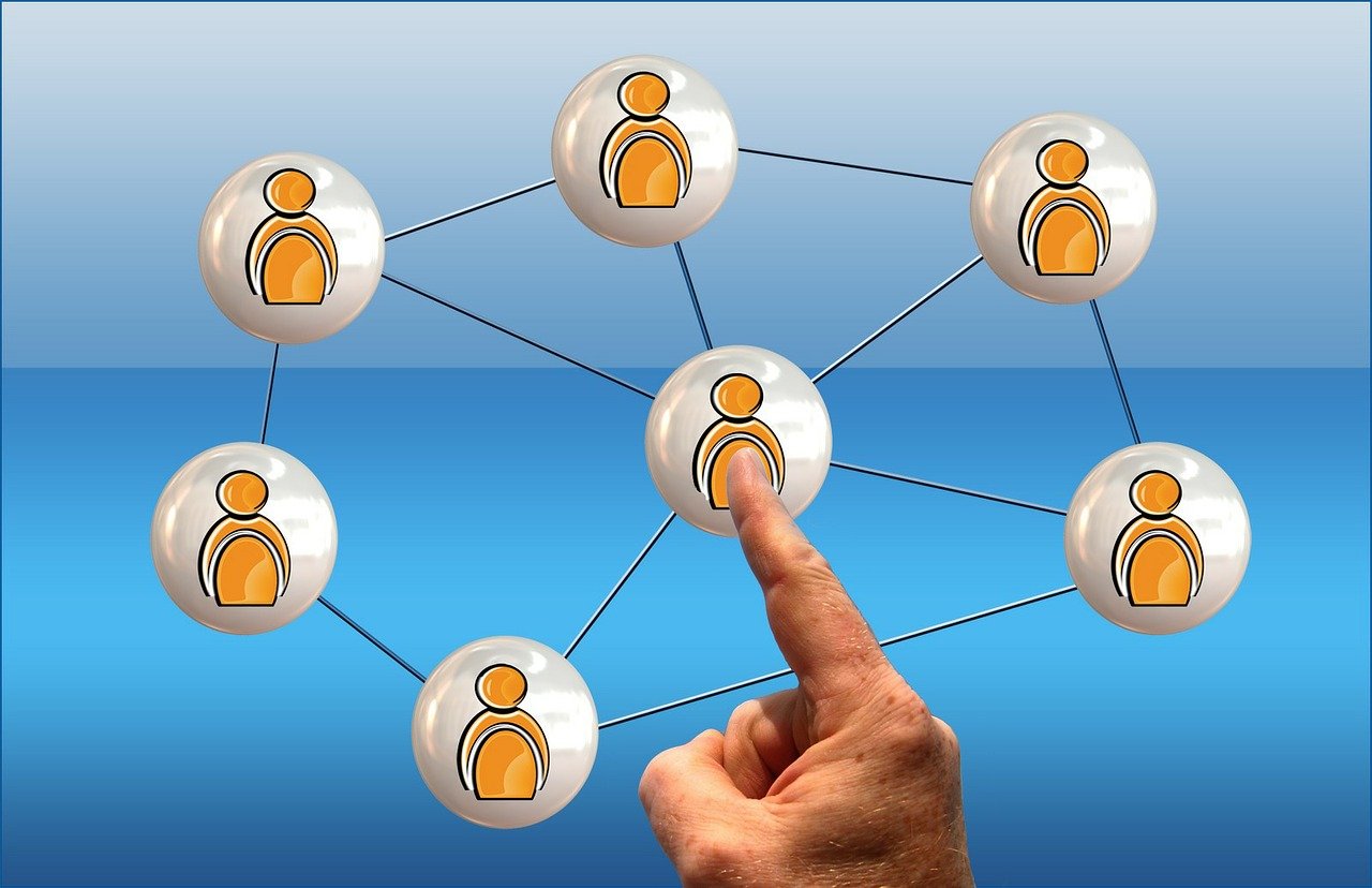 黑客一年的收入揭秘：从合法百万到非法暴利，如何选择安稳高薪之路