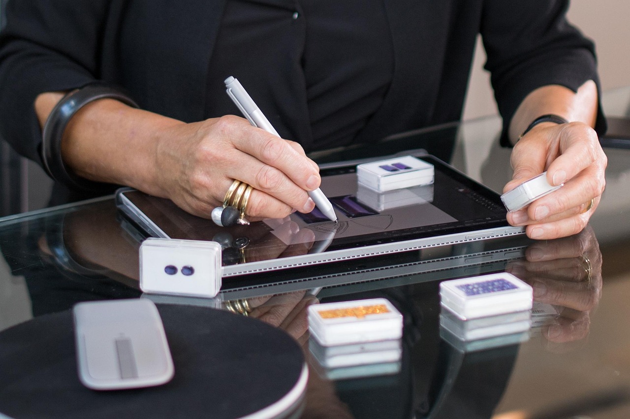 电脑专家在线咨询24小时：深夜蓝屏、系统崩溃、病毒感染一键解决，让电脑故障不再焦虑